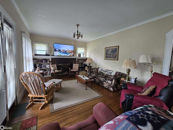 Property Photo: 2224 Sunnyside Avenue IA 52601