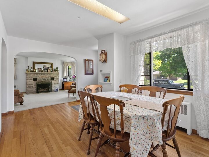 Property Photo:  528 West Lawn Blvd  WI 54220 