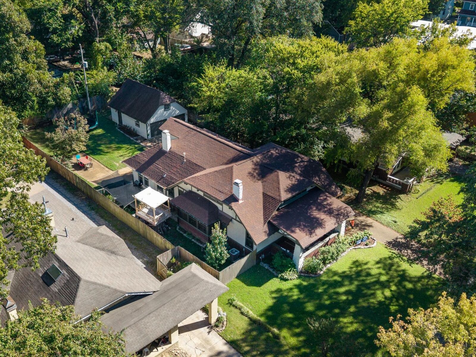 Property Photo:  82 Stonewall St  TN 38104