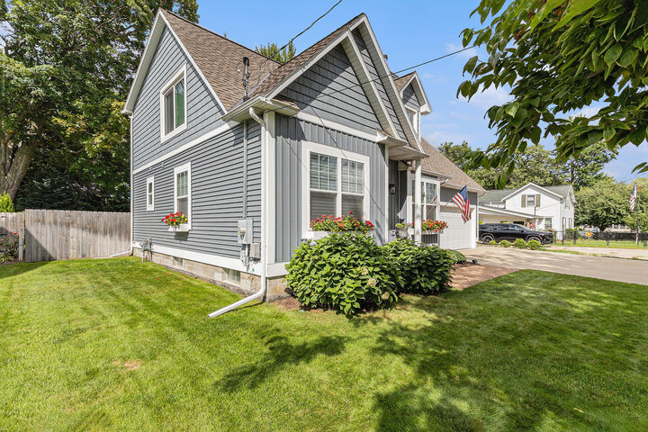 Property Photo:  527 River Street  MI 49456 