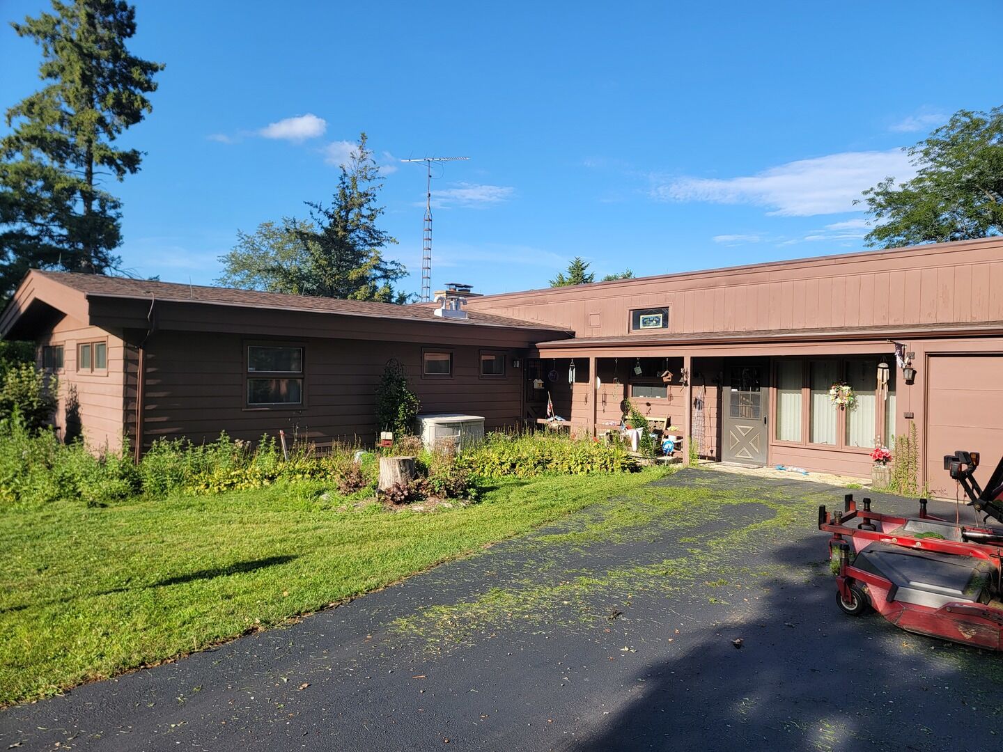 Property Photo: 14006 Sunset Ridge Road IL 60098