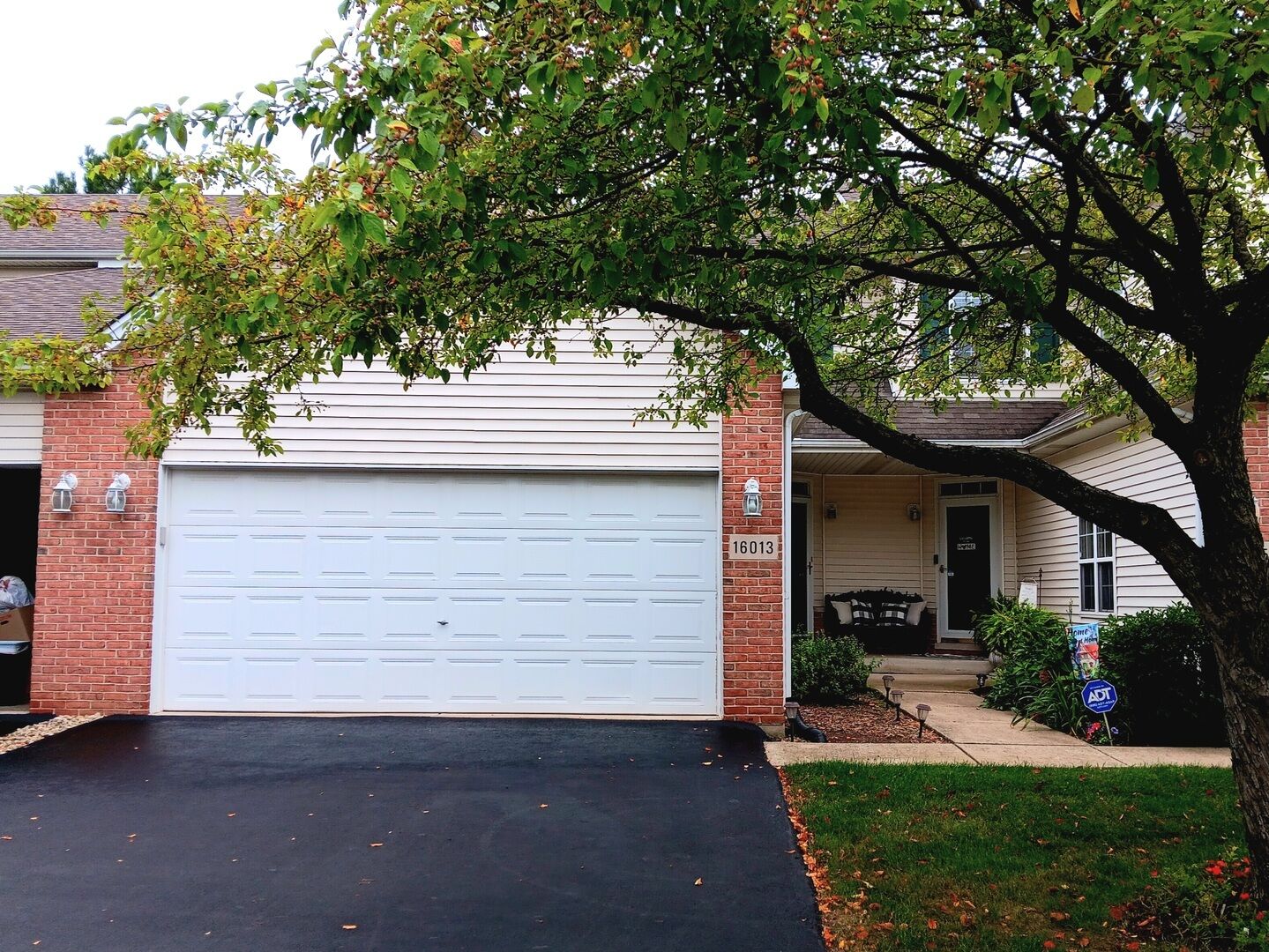 Property Photo: 16013 W Iroquois Drive IL 60441