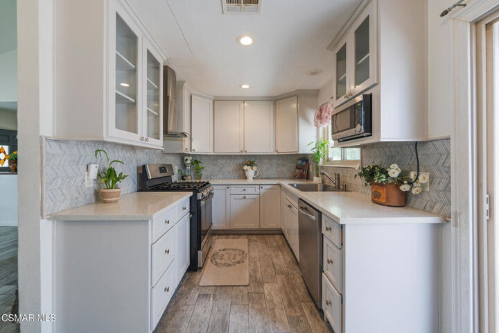 Property Photo:  1917 Fitzgerald Road  CA 93065 