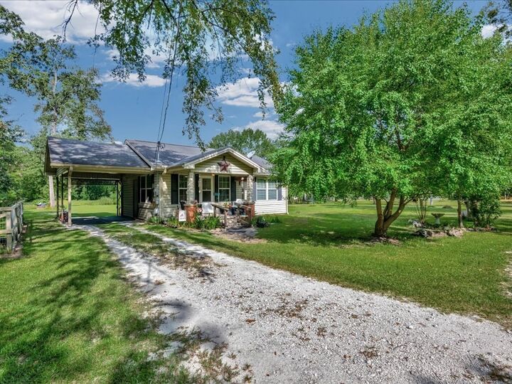 Property Photo: 635 Oscar Berry Road TX 75904