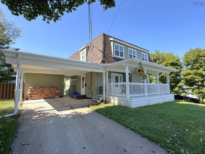Property Photo:  422 Beech  NS B2H 1A4 