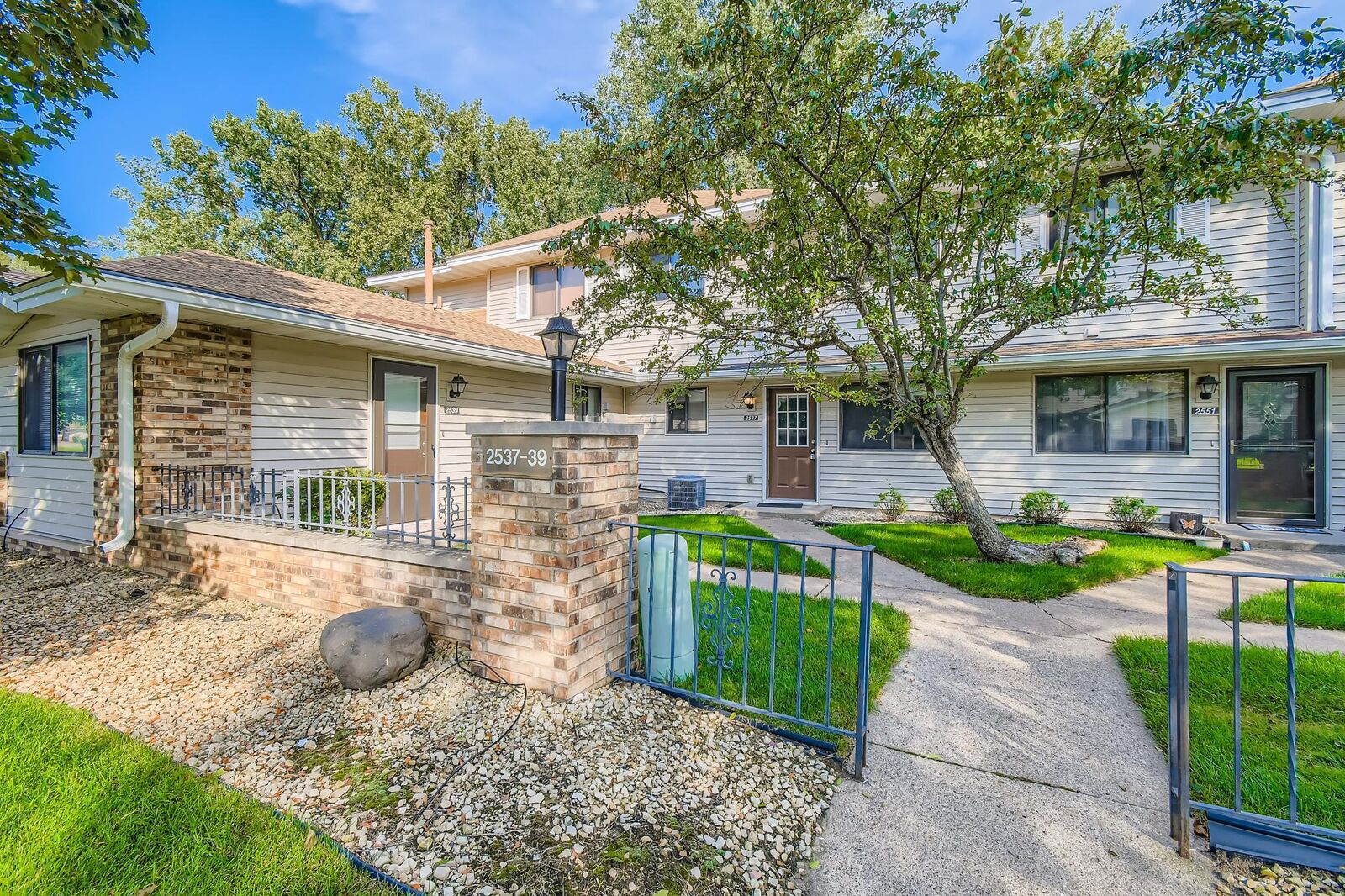 Property Photo: 2537 Brookdale Lane MN 55444