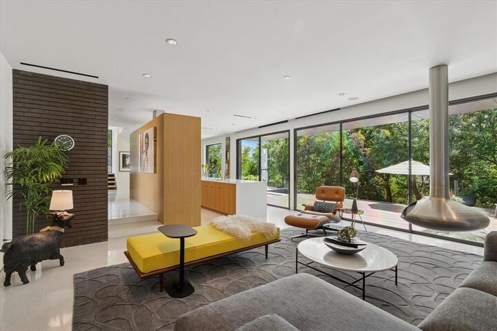 Property Photo: 10752 Wyatt Circle TX 75218