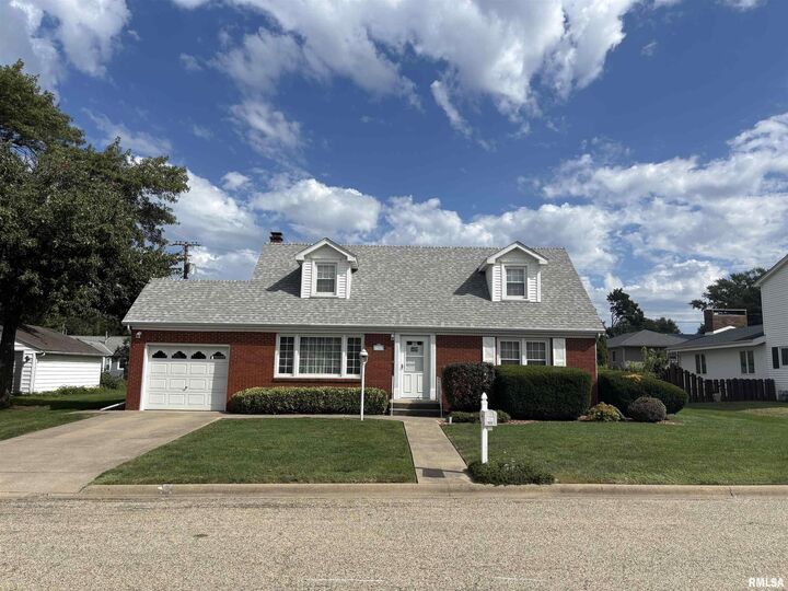 823 Lawndale Street  Lacon IL 61540 photo