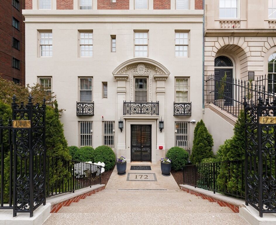 Property Photo:  172 Beacon Street 4  MA 02116 