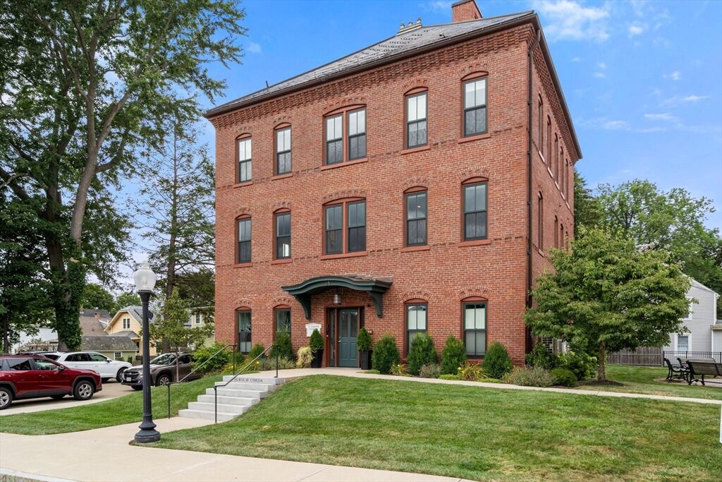 Property Photo:  15 Sparhawk 3  MA 01913 