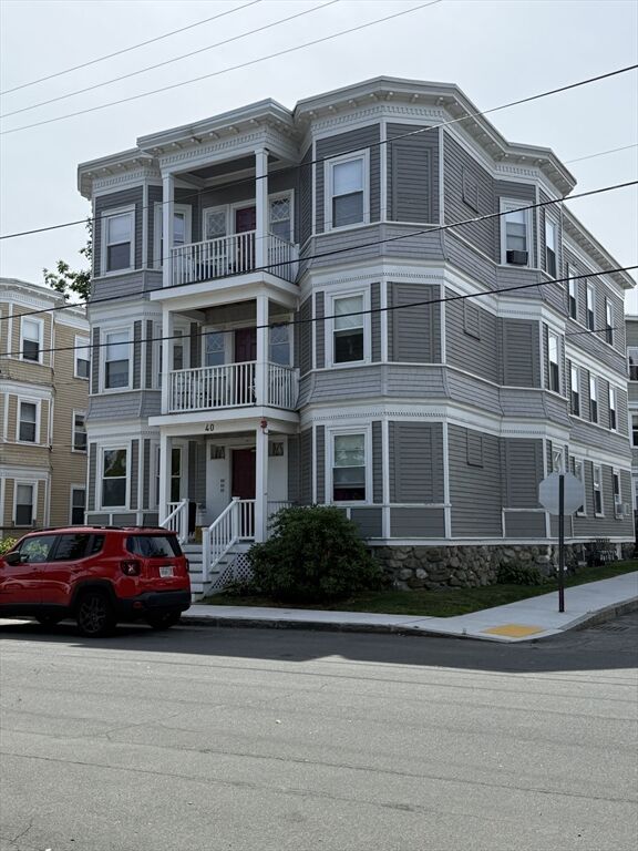 Property Photo:  40 Central St 6  MA 01830 