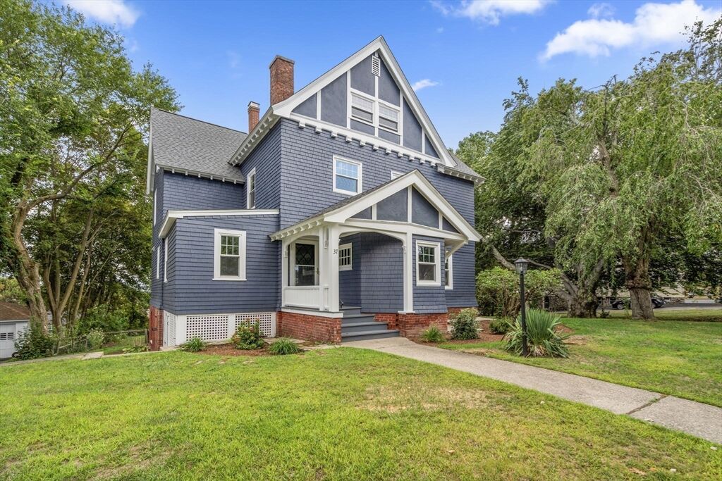 Property Photo: 37 Kenwood Ave MA 01605