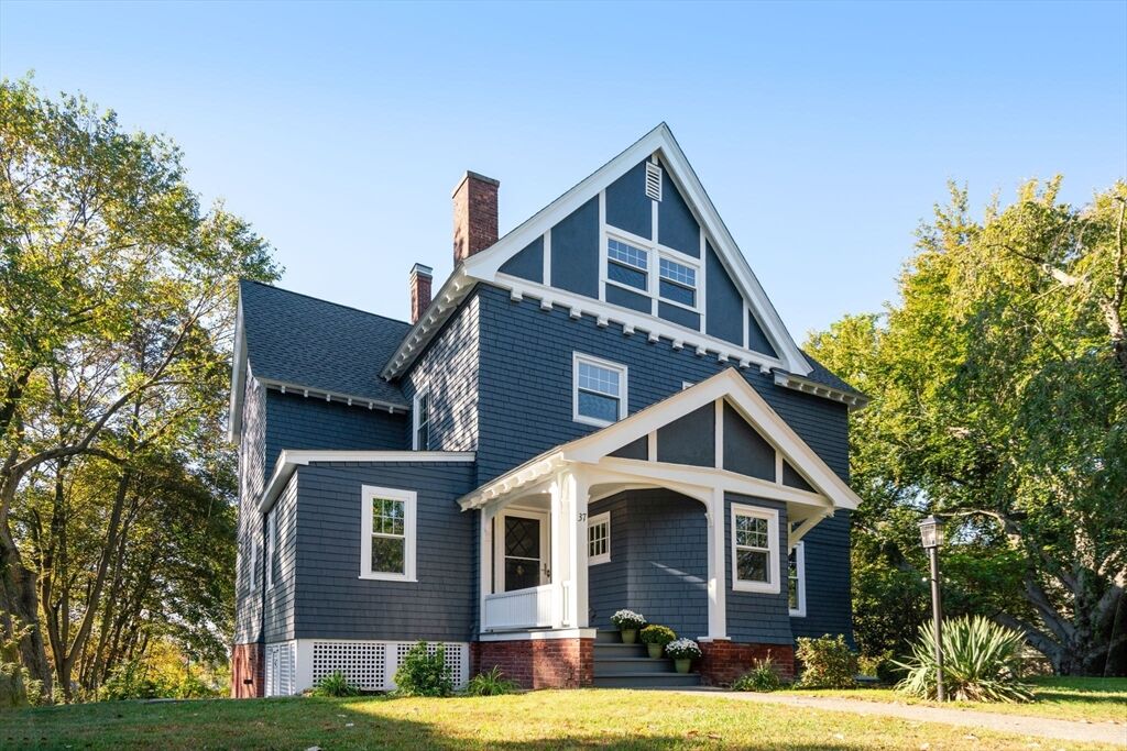 Property Photo: 37 Kenwood Ave MA 01605