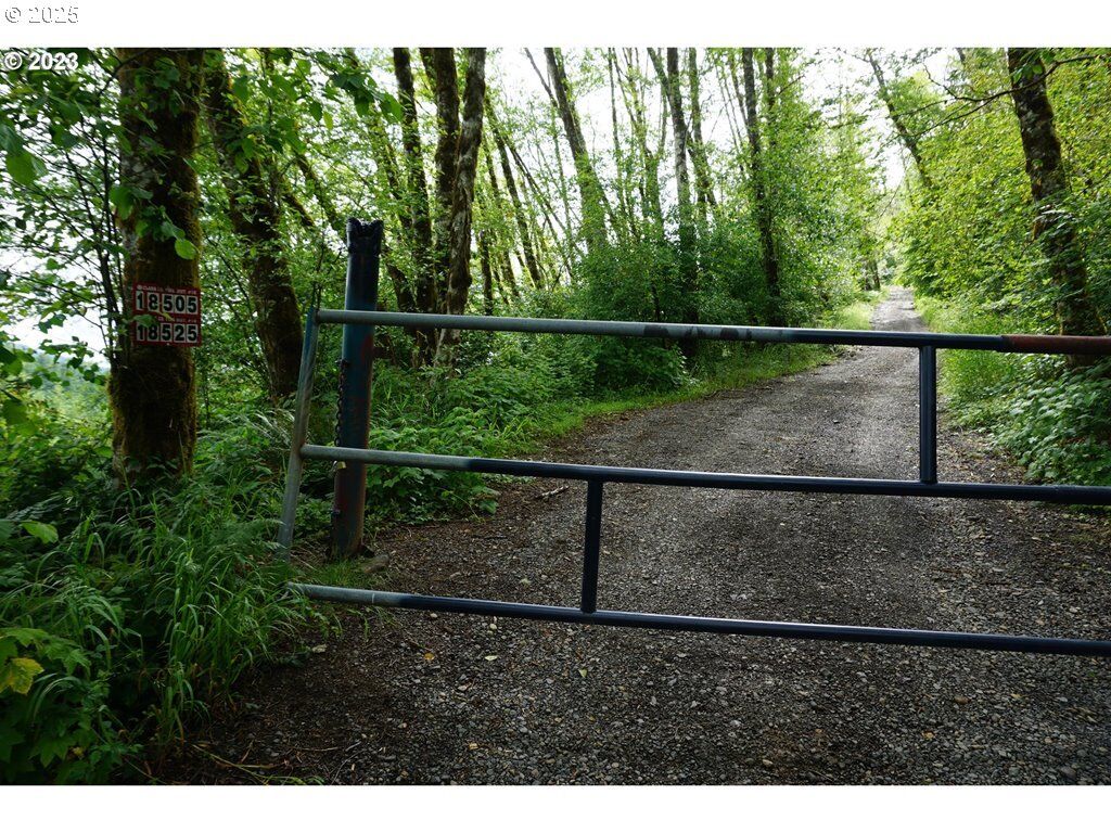Property Photo: 0 NE Buncombe Hollow Rd WA 98674