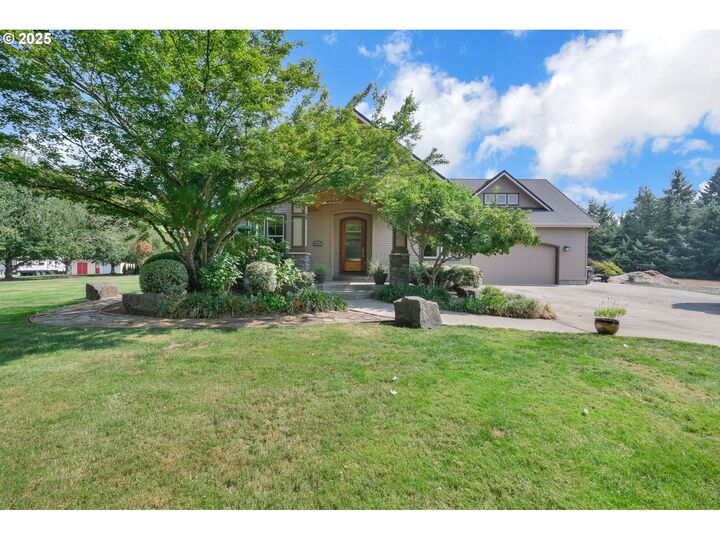 Property Photo: 84545 Drew Ln OR 97455