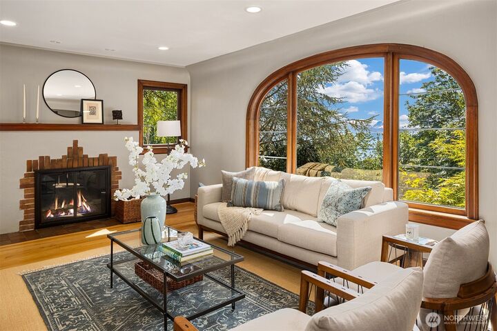 Property Photo:  3322 E Terrace Street  WA 98122 