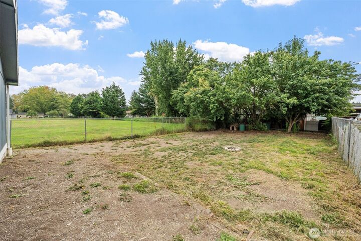 Property Photo:  412 N 2nd Avenue S  WA 98001 