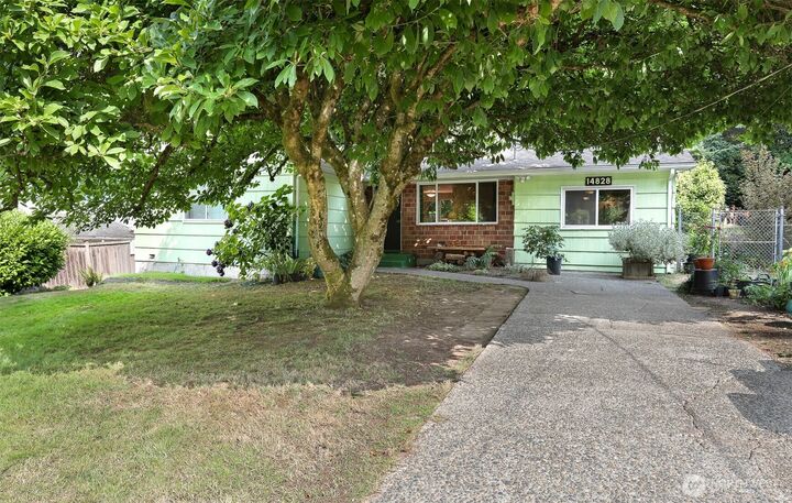 Property Photo:  14828  Ashworth Avenue N  WA 98133 