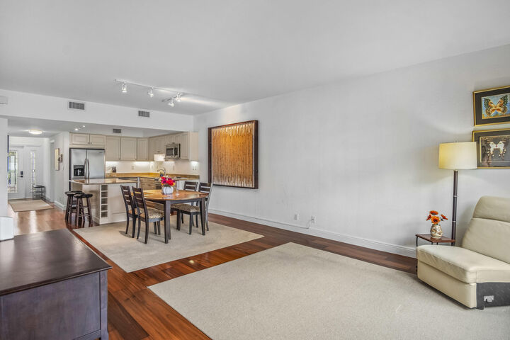 Property Photo: 730 Greensward Court 105-J FL 33445