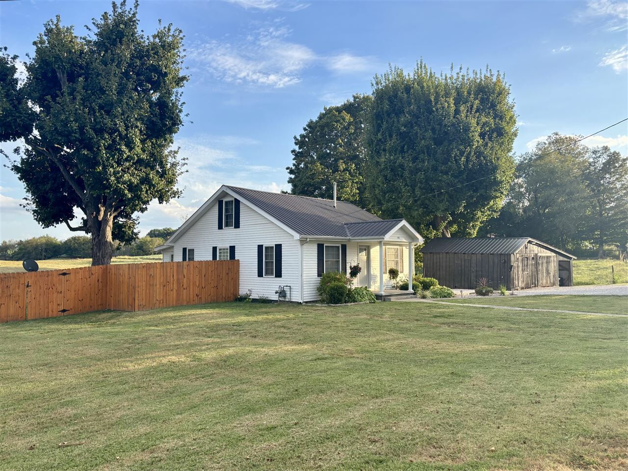 Property Photo:  198 Hiseville Coral Hill Street  KY 42141 