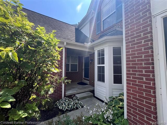 654 Chestnut Drive  Wixom MI 48393 photo