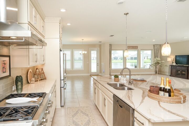 Property Photo: 300 Windley Dr FL 32092