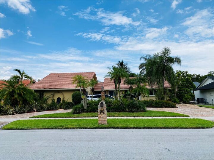 12215 SW 94th Ter  Miami FL 33186 photo