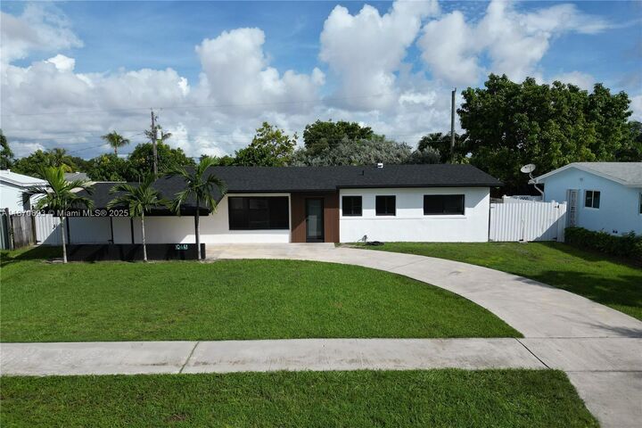 Property Photo: 10441 SW 50th Ter FL 33165