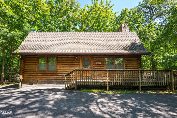 Property Photo: 1110 Alpenrose Road TN 37738