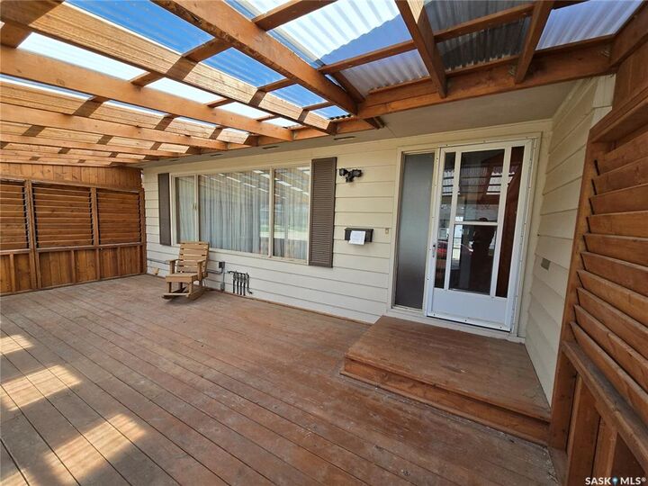 Property Photo:  204 1st Avenue SW  SK S9H 3H3 