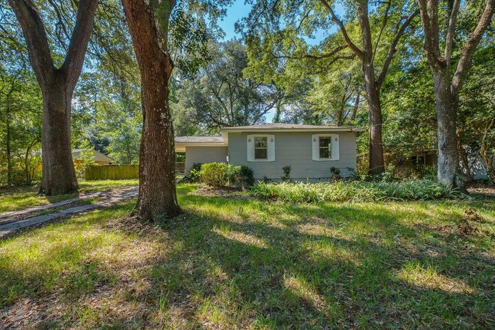 Property Photo:  217 Sinclair Road  FL 32312 