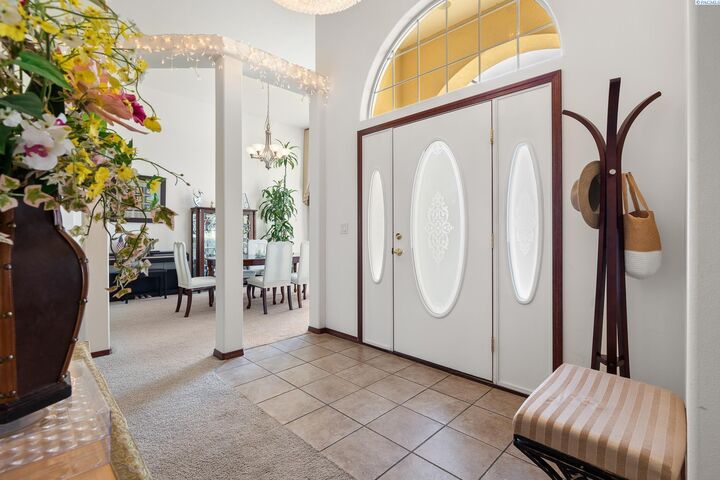 Property Photo: 6621 Butternut Circle CA 93301