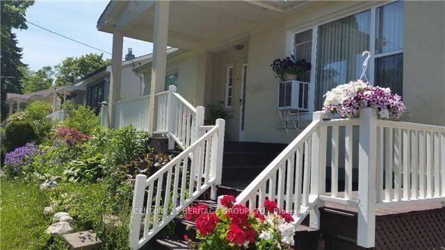 Property Photo:  70 Woodward Avenue  ON L3T 1E7 