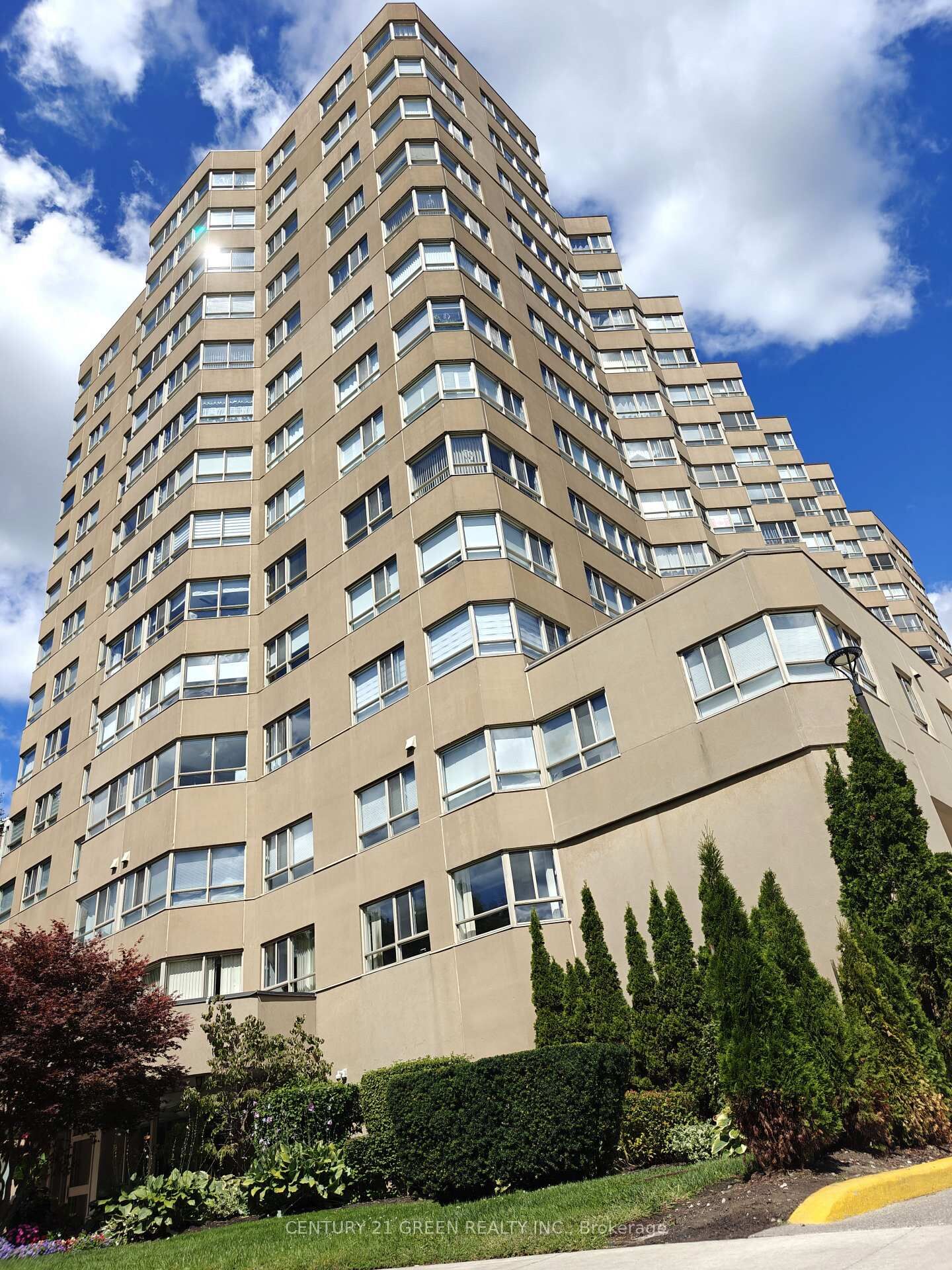 Property Photo: 4 Park Vista N/A 1206 ON M4B 3M8