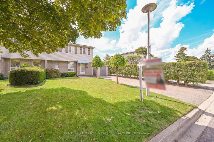 Property Photo:  2 Fontaine Court  ON L6T 3J2 