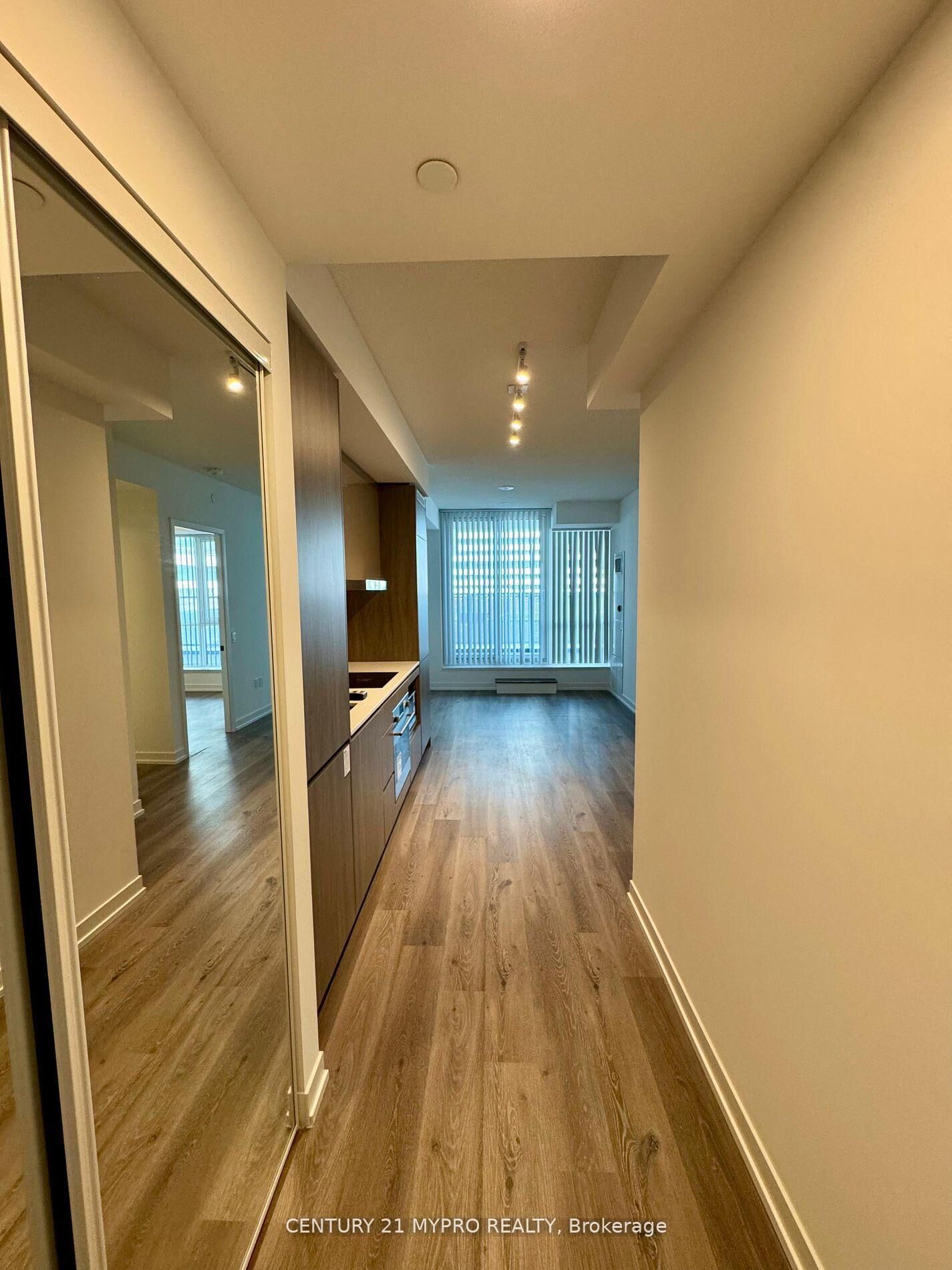 Property Photo:  28 Interchange Way 321  ON L4K 0P8 