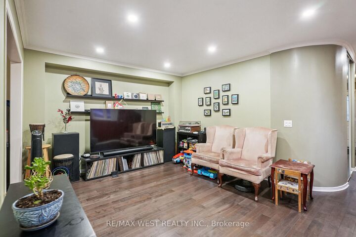 Photo de la propriété: 6157 Kingston Road 23 ON M1C 4Z3