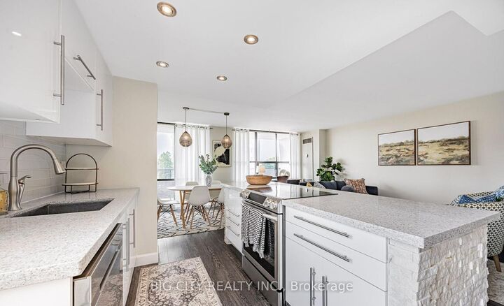 Property Photo: 2721 Victoria Park Avenue 506 ON M1T 3N6