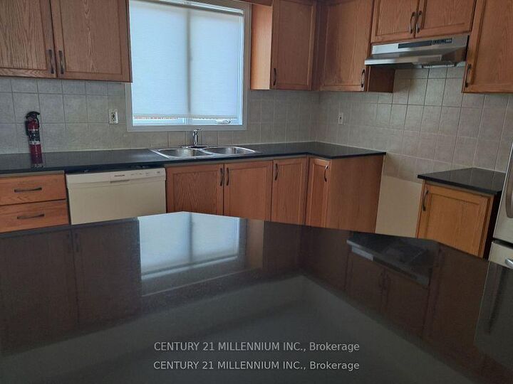 Photo de la propriété:  221 Twelfth Street 5  ON M8V 4E2 