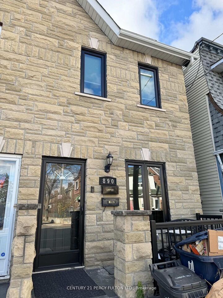Photo de la propriété: 890 Ossington Avenue Bsmt ON M6G 3V1