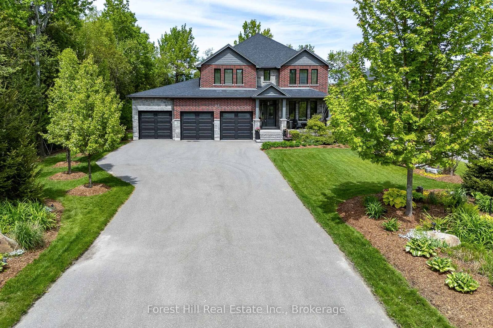 Property Photo: 155 Glenlake Boulevard ON L9Y 0X2
