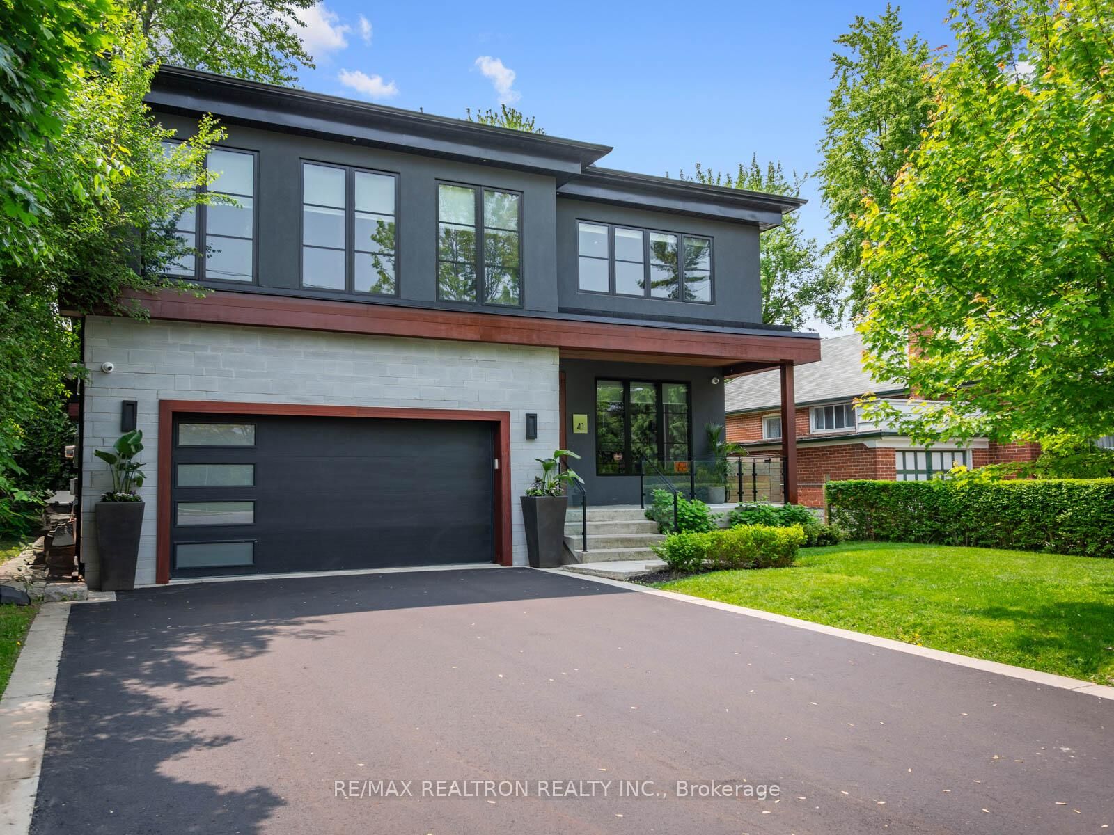 Property Photo: 41 Invermay Avenue ON M3H 1Z1