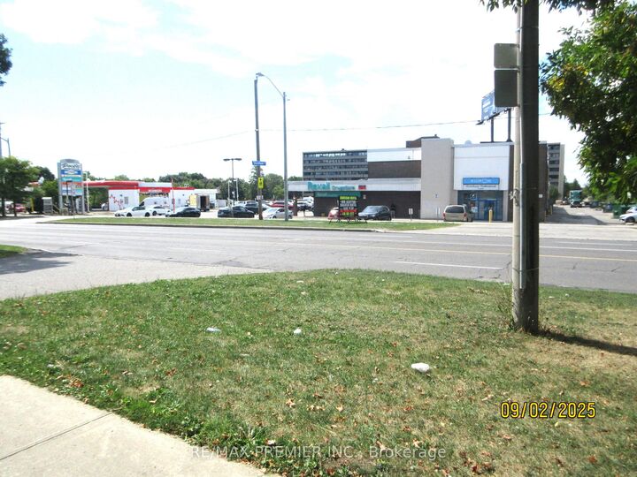 Property Photo: 4673 Jane Street 623 ON M3N 2L1