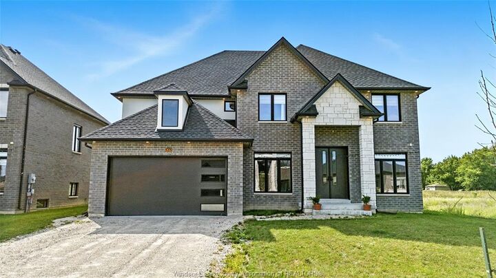 Photo de la propriété: 518 Veneto Street ON N8L 0K4