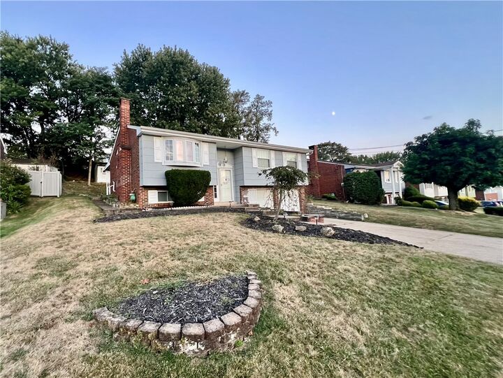 Property Photo:  790 Dichicco Dr  PA 15137 
