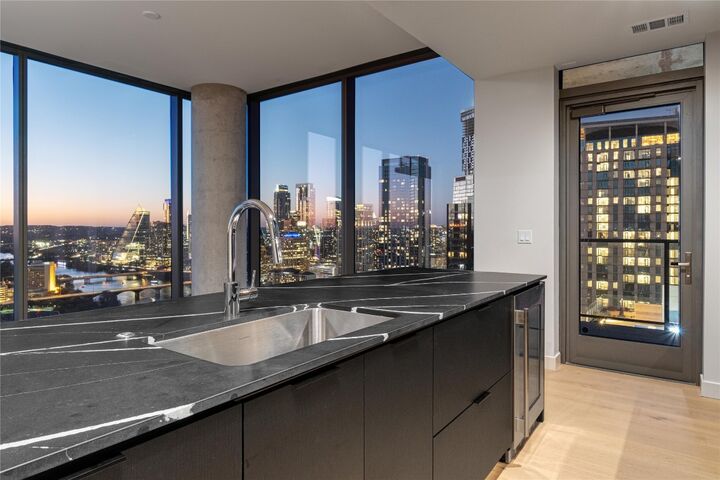 44 East Avenue 3203  Austin TX 78701 photo