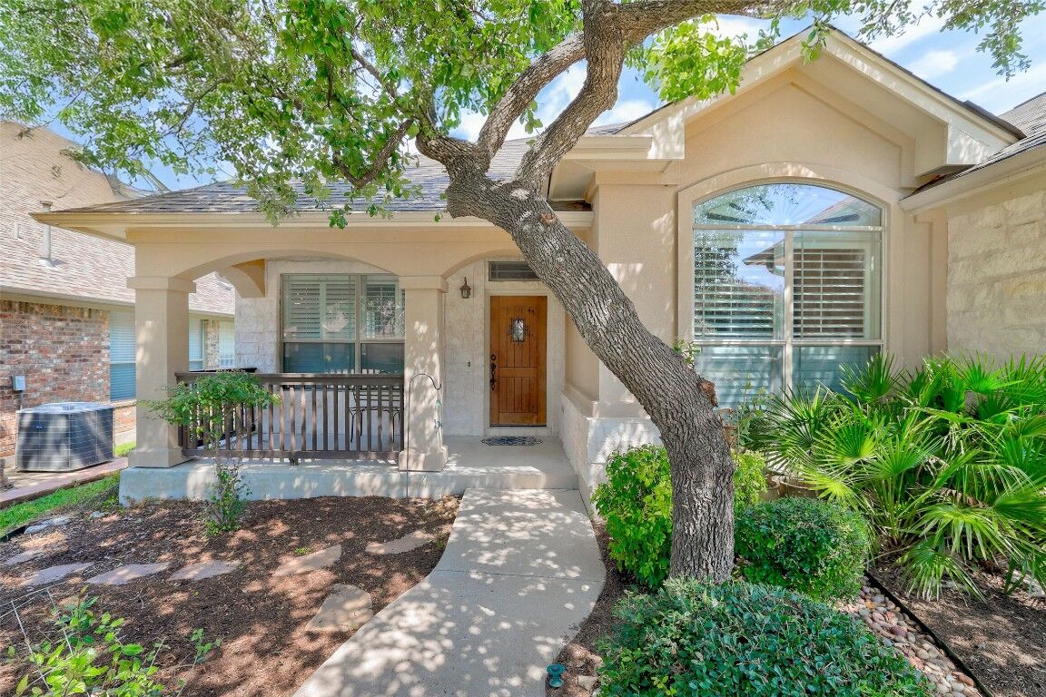 Property Photo: 917 Heritage Oaks Bend TX 78633