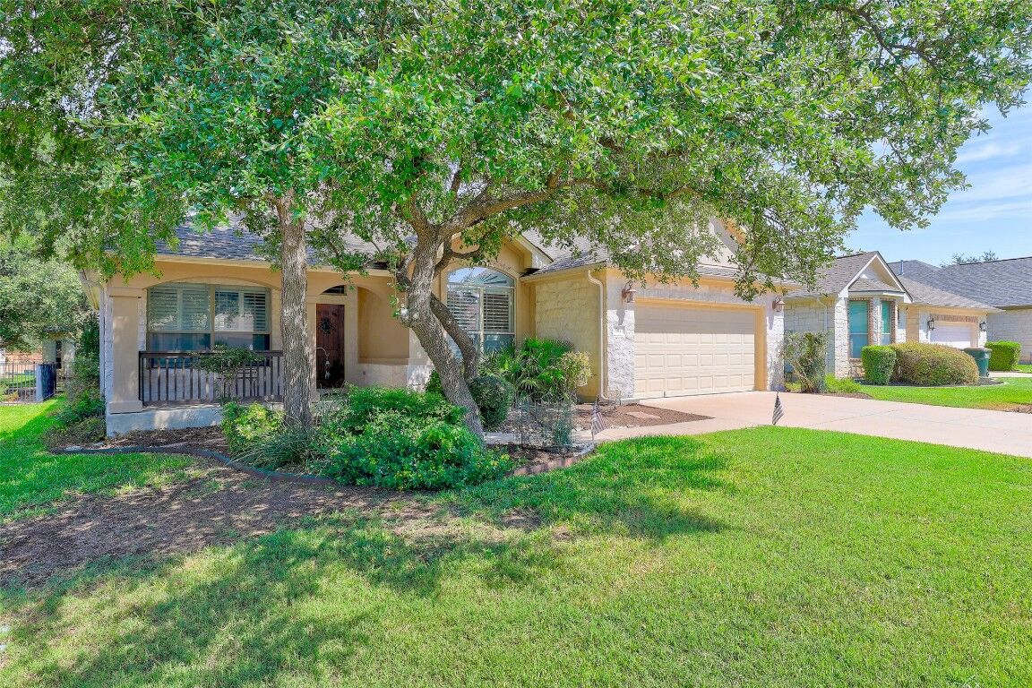 Property Photo: 917 Heritage Oaks Bend TX 78633