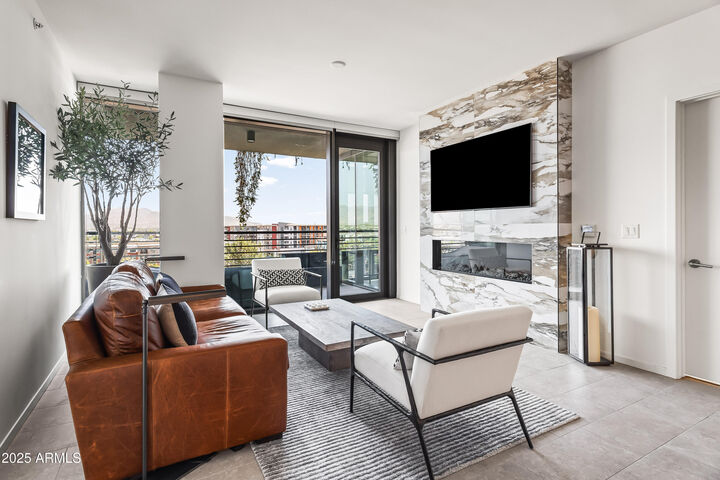 Property Photo: 7180 E Kierland Boulevard 811 AZ 85254