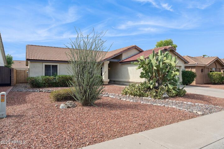 Property Photo: 1231 E Douglas Avenue AZ 85234